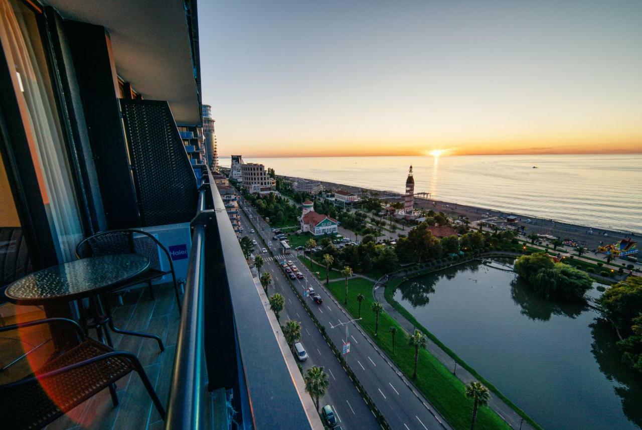 Grand City Apart-Hotel Батуми Экстерьер фото