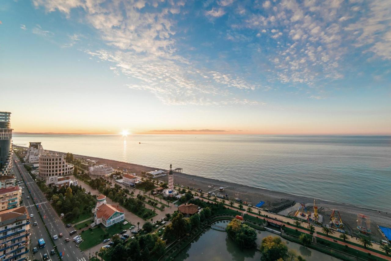Grand City Apart-Hotel Батуми Экстерьер фото